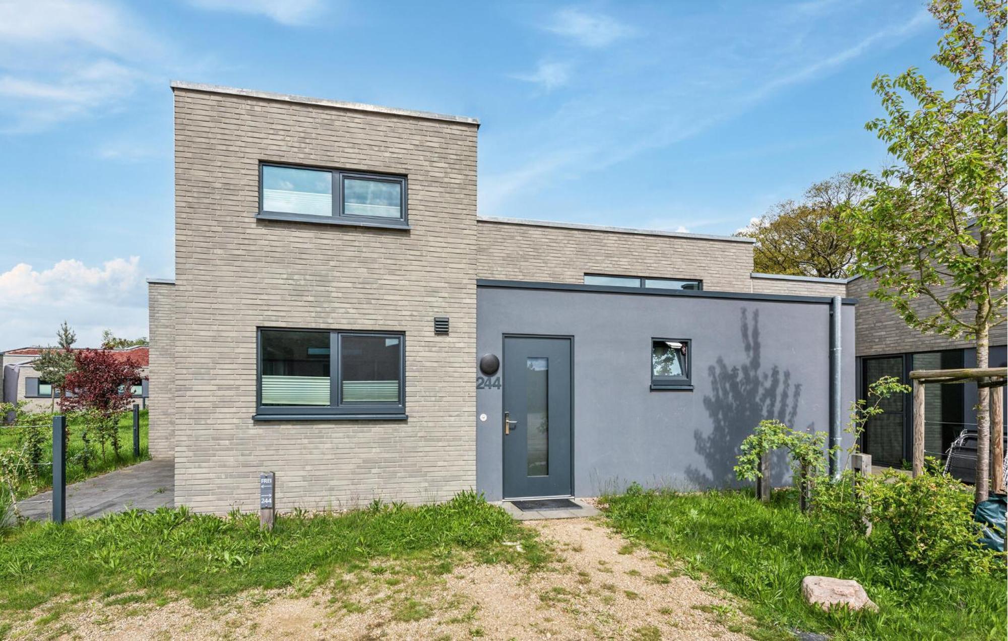 Amazing Home In Lembruch-Duemmer See With Kitchen المظهر الخارجي الصورة